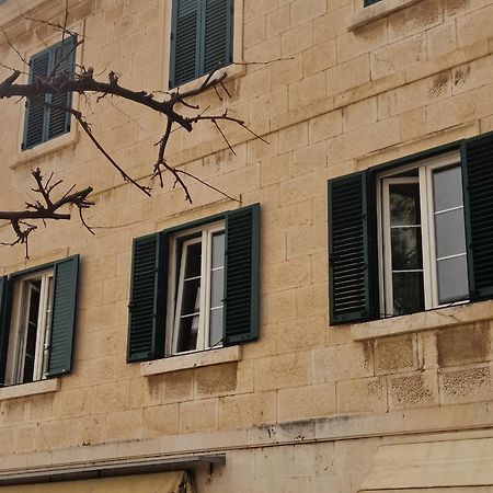 Old Town Apartment 奥米什 外观 照片