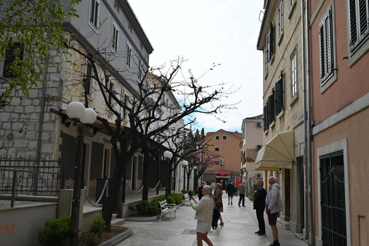 Old Town Apartment 奥米什 外观 照片