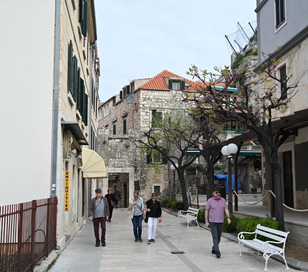 Old Town Apartment 奥米什 外观 照片
