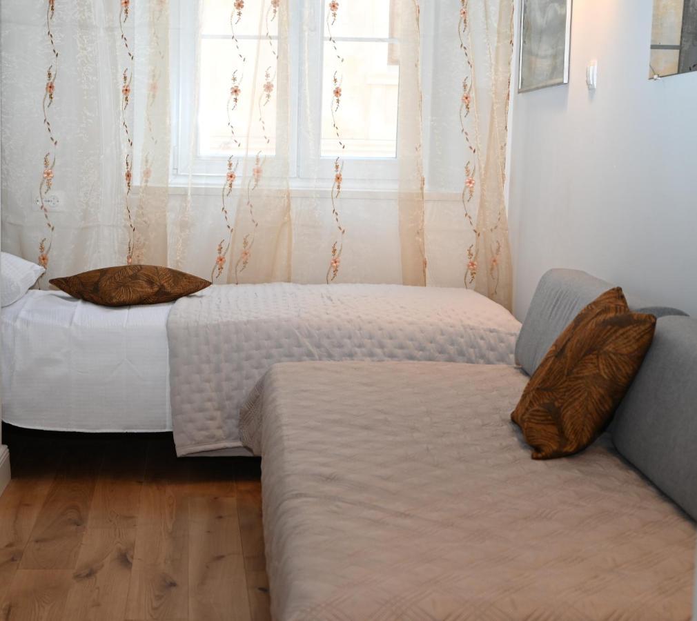 Old Town Apartment 奥米什 外观 照片
