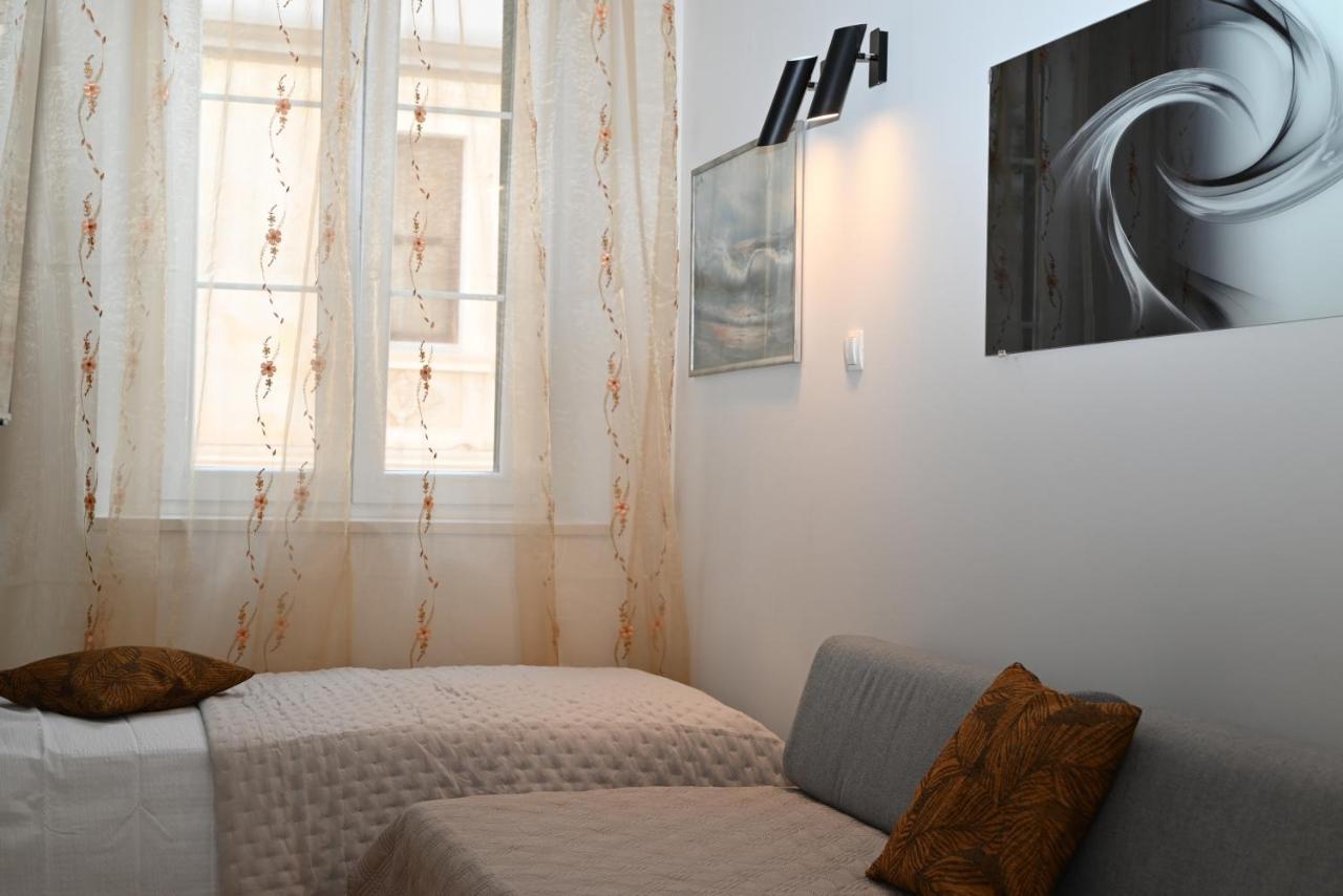 Old Town Apartment 奥米什 外观 照片