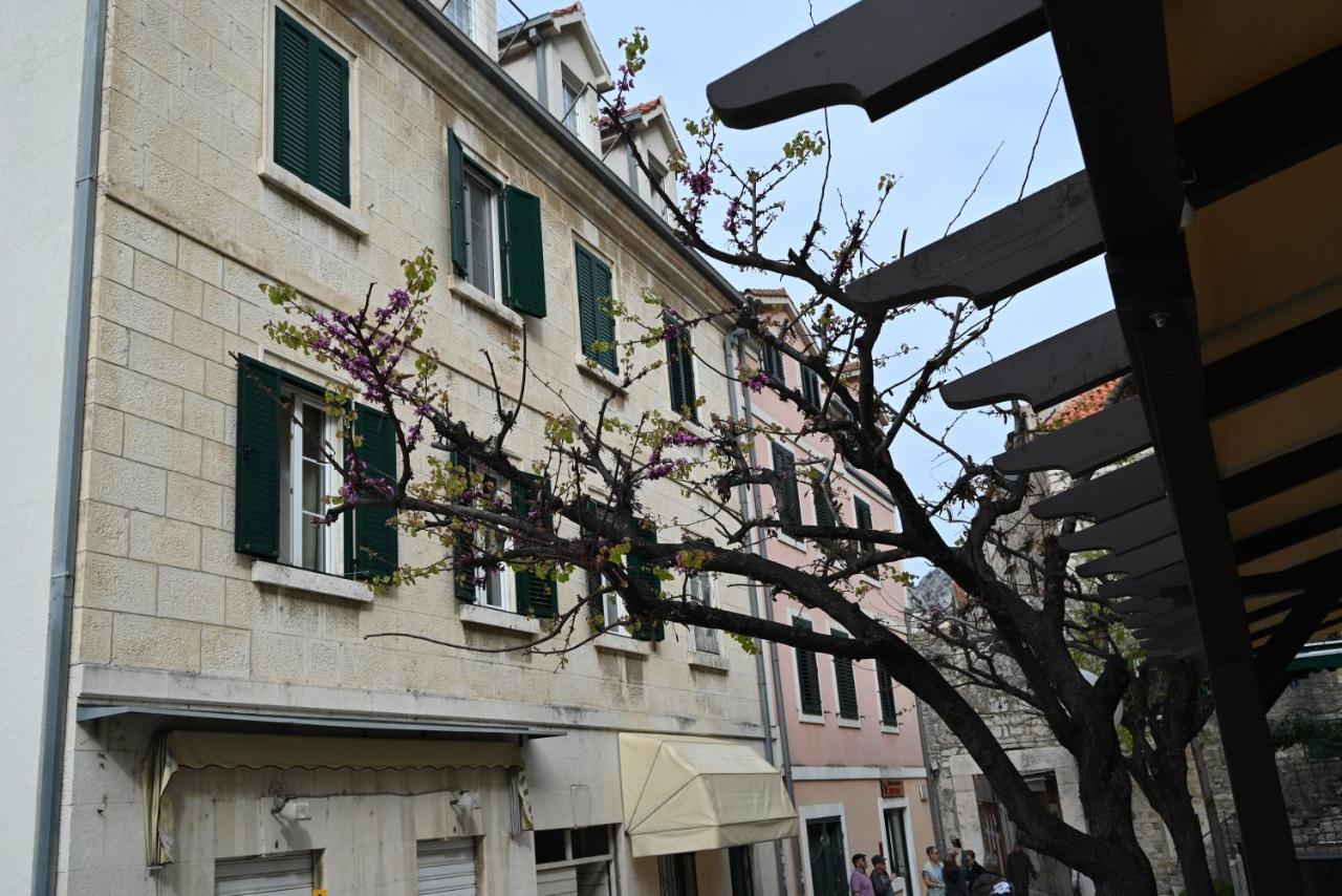 Old Town Apartment 奥米什 外观 照片
