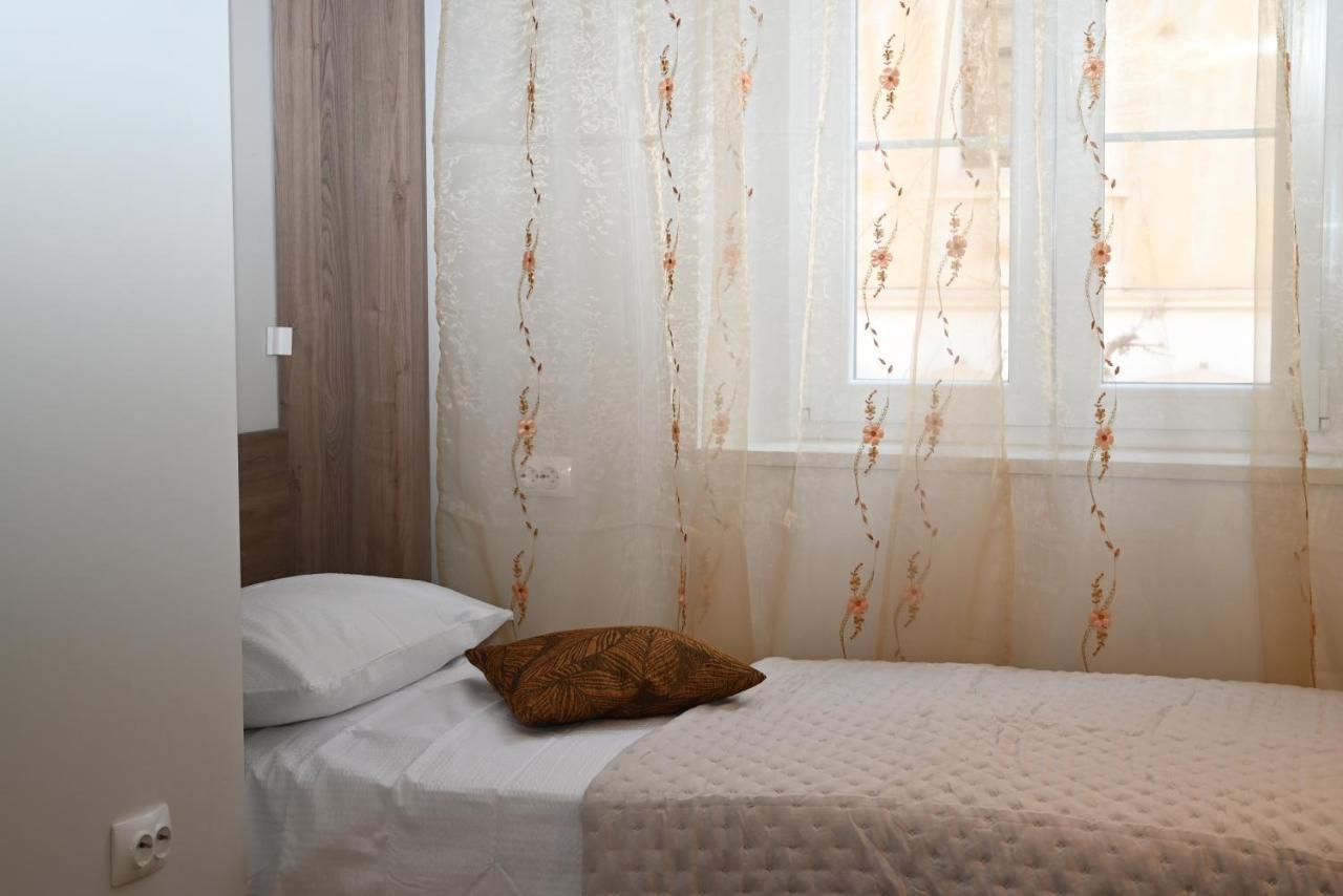Old Town Apartment 奥米什 外观 照片