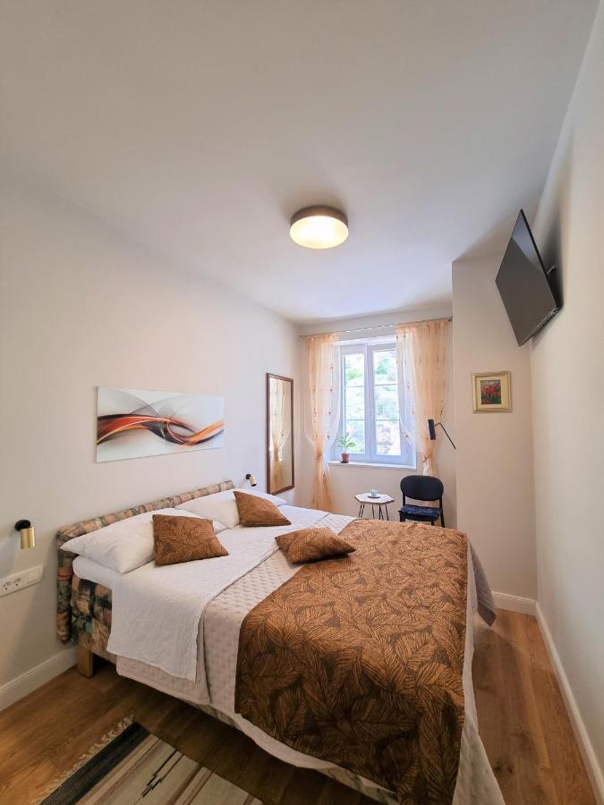 Old Town Apartment 奥米什 外观 照片