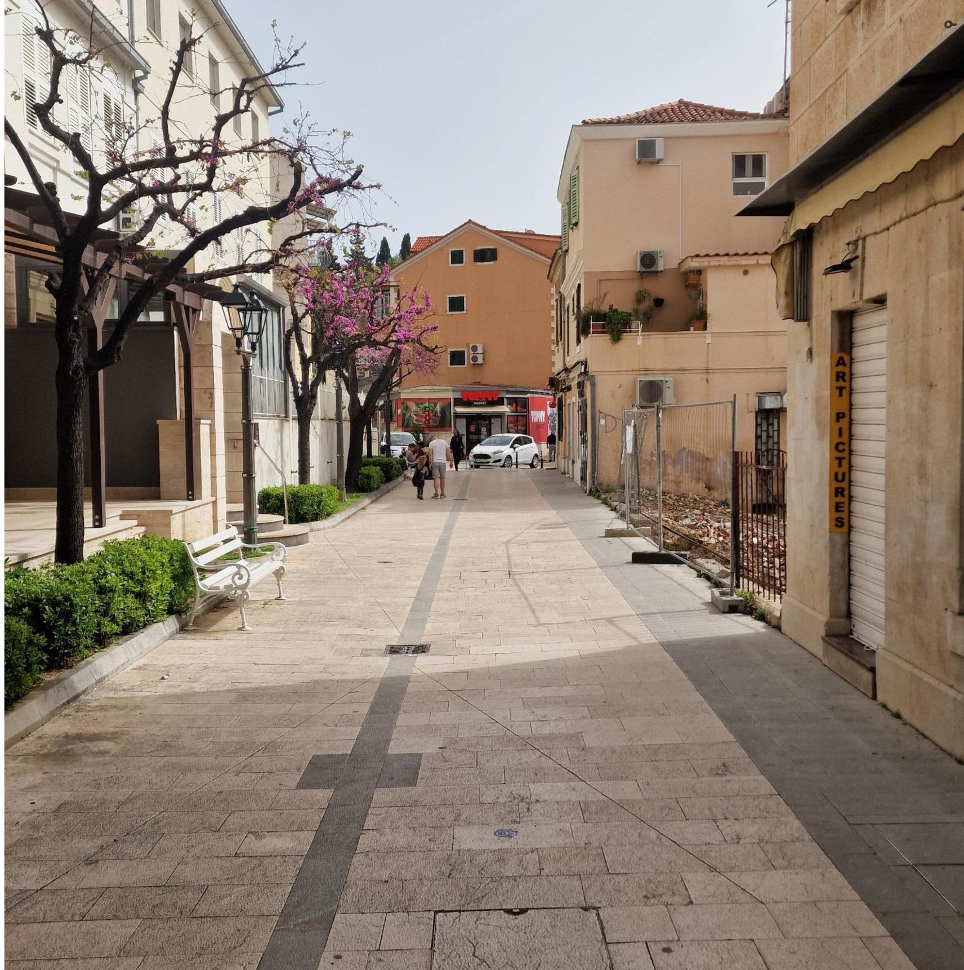 Old Town Apartment 奥米什 外观 照片