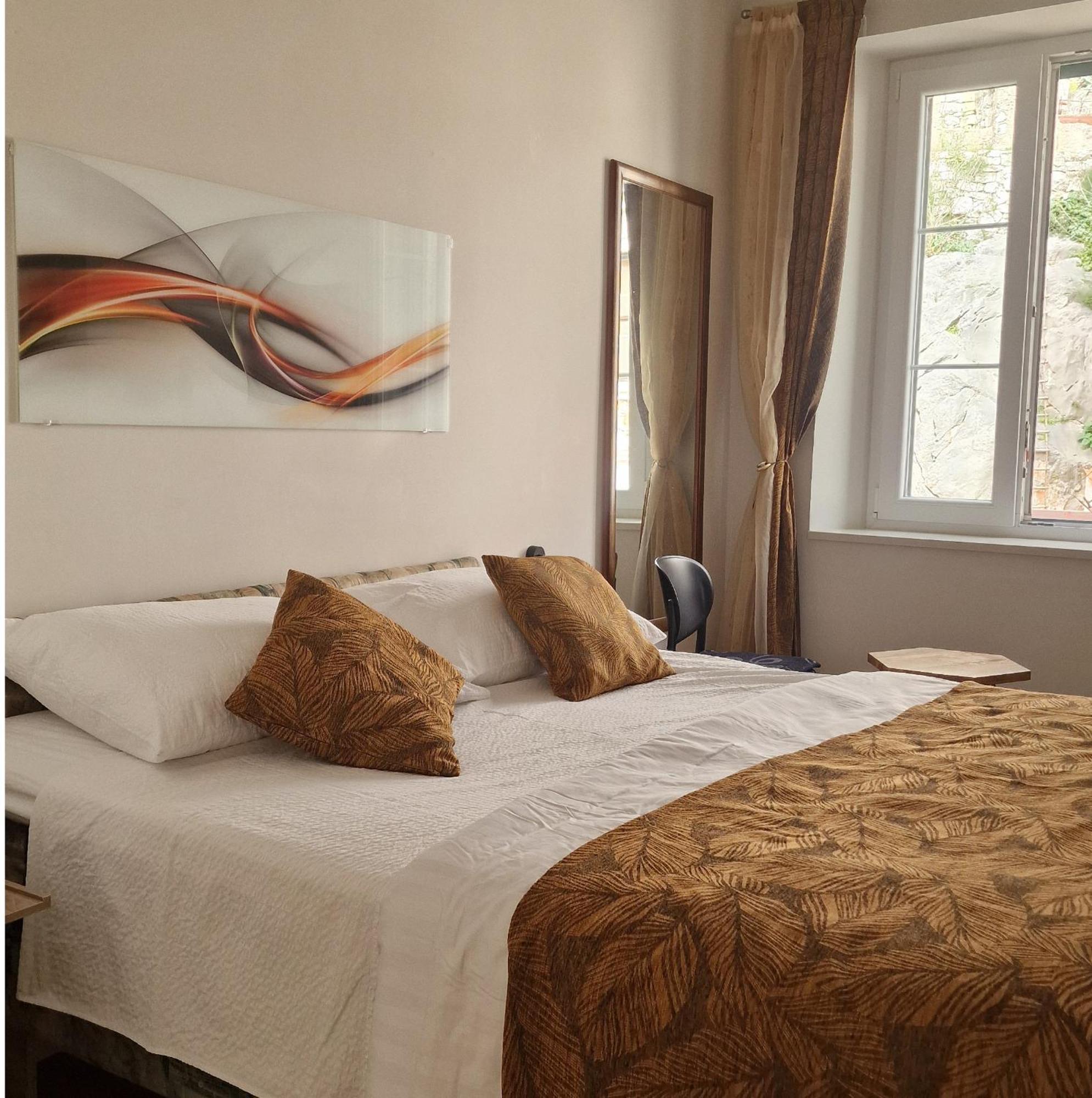 Old Town Apartment 奥米什 外观 照片
