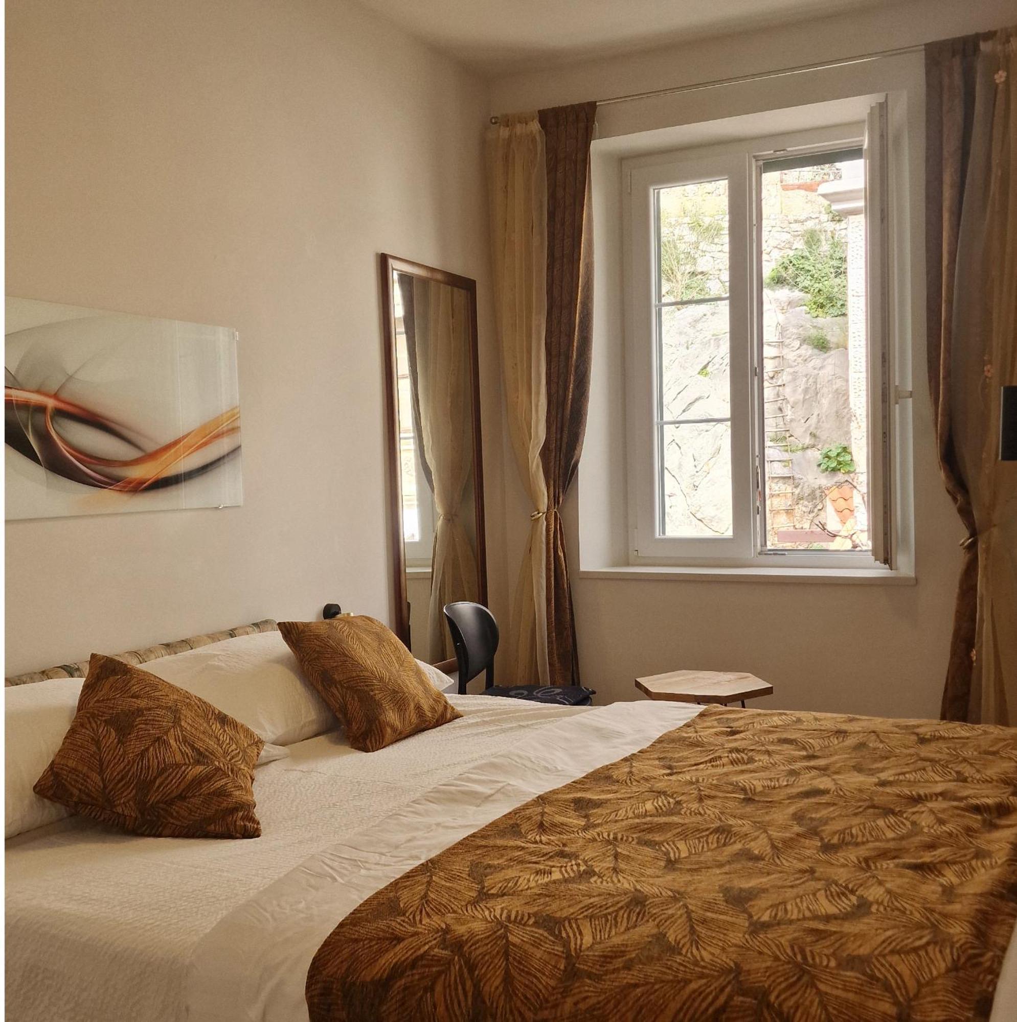 Old Town Apartment 奥米什 外观 照片
