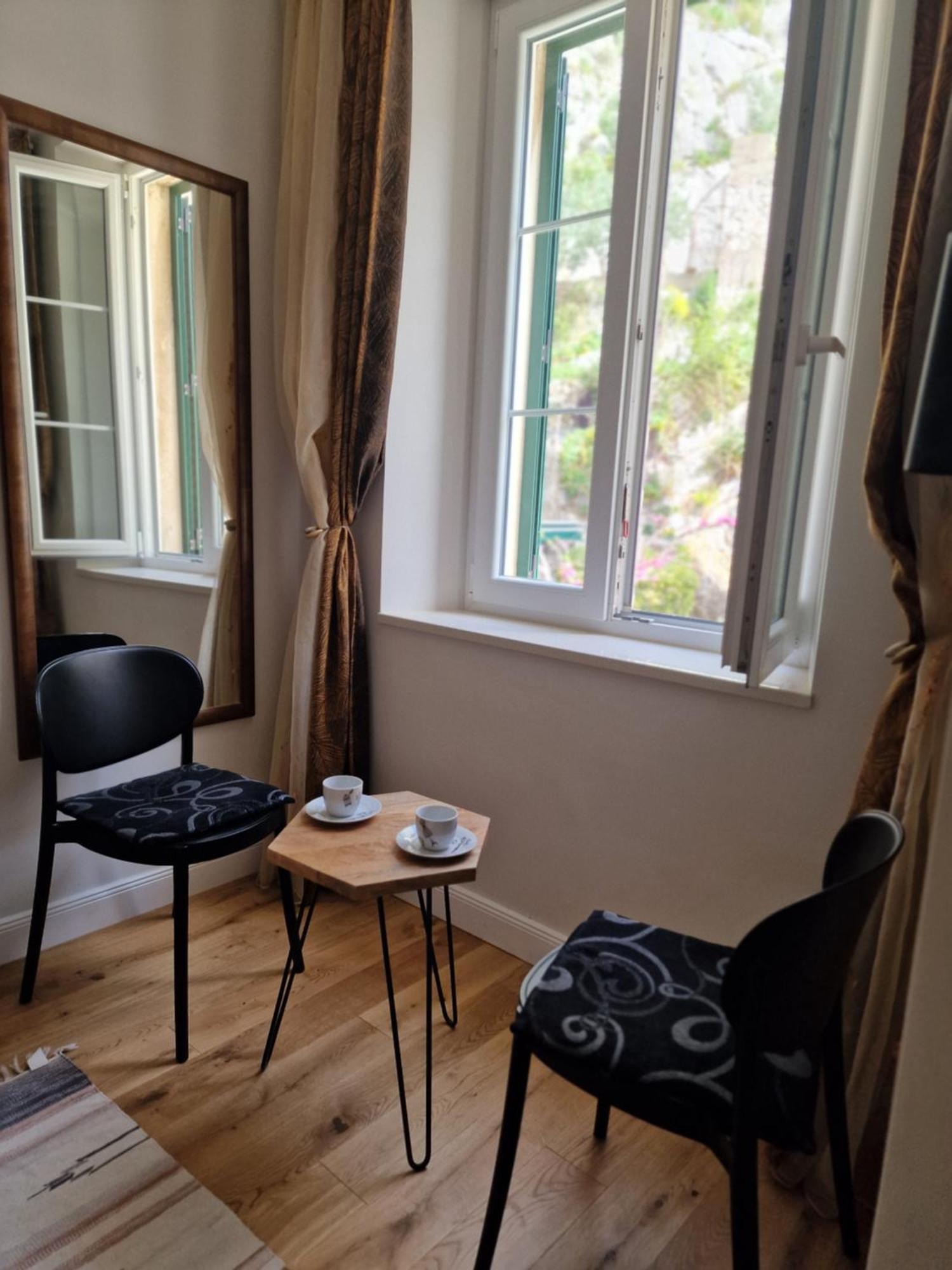 Old Town Apartment 奥米什 外观 照片